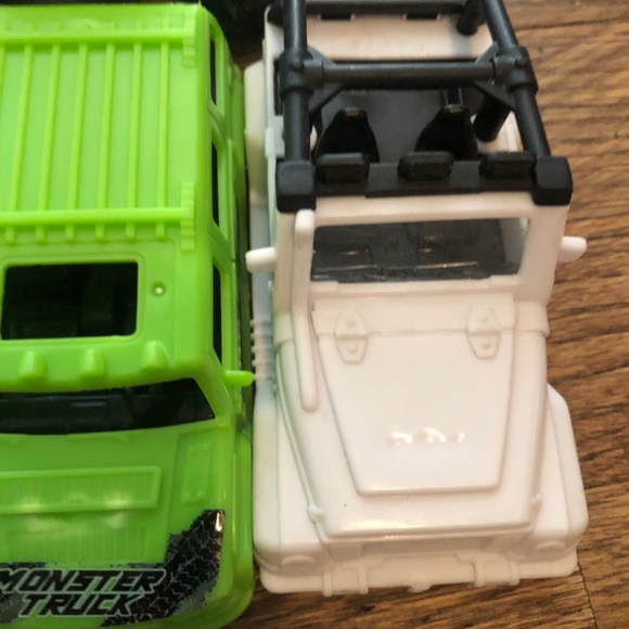 Plastic Monster Truck Toys Snap On Tops Play Cars Dinosaur - Picture 6 of 6